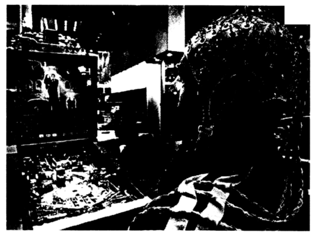 তারপরে বিজ্ঞানীরা ঘোড়ার খুরের নাল-এর মতো এই ১০×১০ পয়েন্ট থেকে তৈরি একটি সরল বস্তুর একটি ছবি ঝলকান। কম্পিউটারের মাধ্যমে তারা বিশ্লেষণ করতে পারত কীভাবে মস্তিষ্ক এই ছবিটি সংরক্ষণ করেছিল। নিশ্চিতভাবেই, মস্তিষ্কের দ্বারা সংরক্ষিত প্যাটার্নটি ঘোড়ার খুরের তৈরি হওয়া চিত্রগুলোর যোগফল। (ছবি কৃতজ্ঞতা ১.৩)