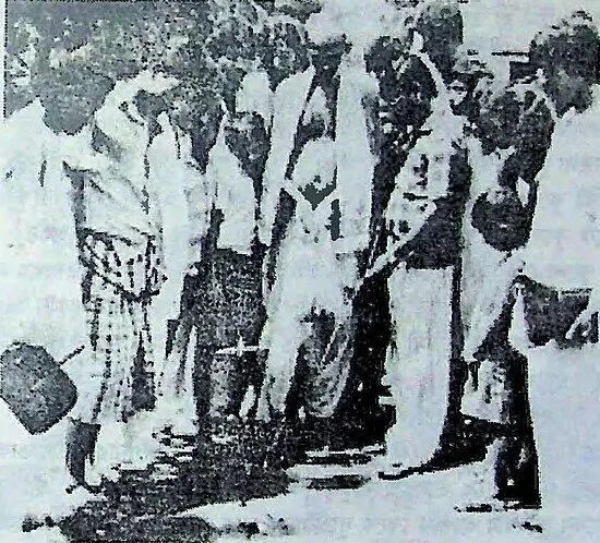 কঞ্চি চালান হচ্ছে হারানো জিনিস পেতে